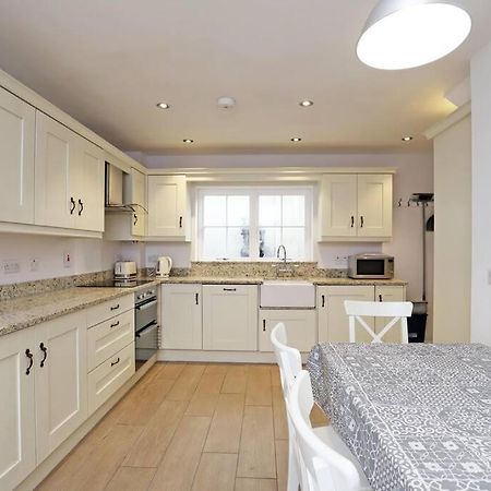 Royal Hillsborough Village Luxury Townhouse Buitenkant foto