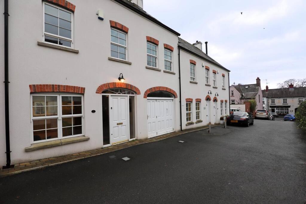 Royal Hillsborough Village Luxury Townhouse Buitenkant foto