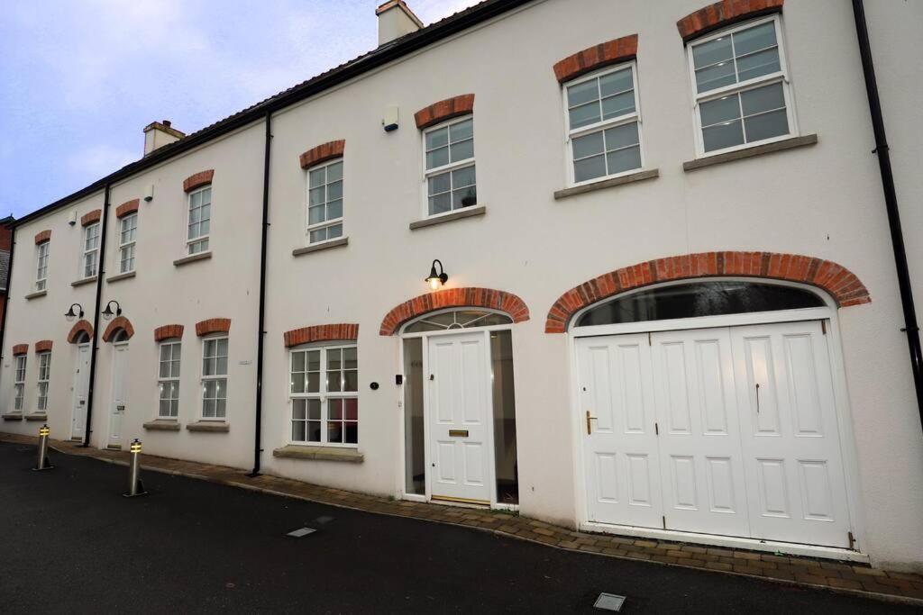 Royal Hillsborough Village Luxury Townhouse Buitenkant foto