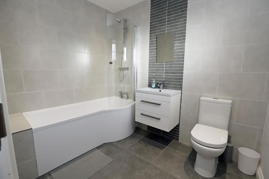 Royal Hillsborough Village Luxury Townhouse Buitenkant foto